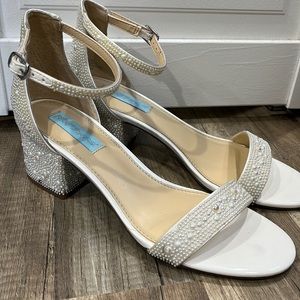 Betsy Johnson Bridal Shoe sz:8